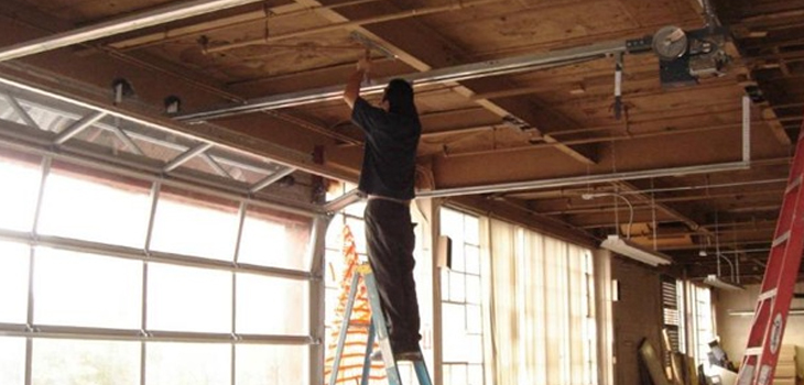 commercial garage door repair in Sylmar